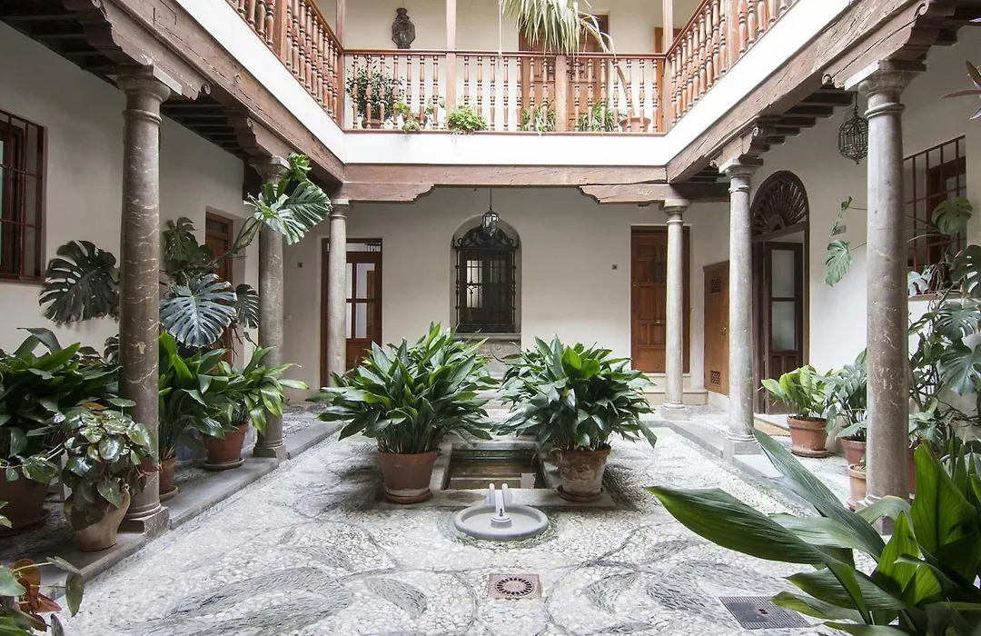 Chezmoihomes Alhambra Penthouse-1